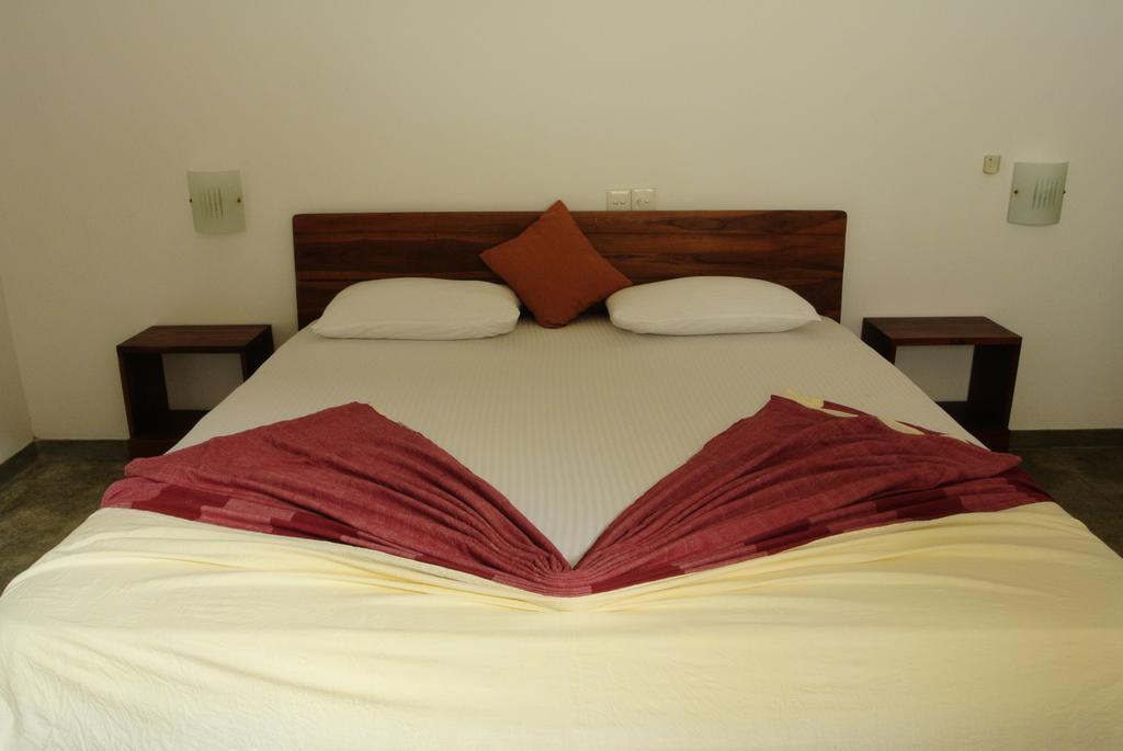 Surf Lanka Hotel Матара Номер фото